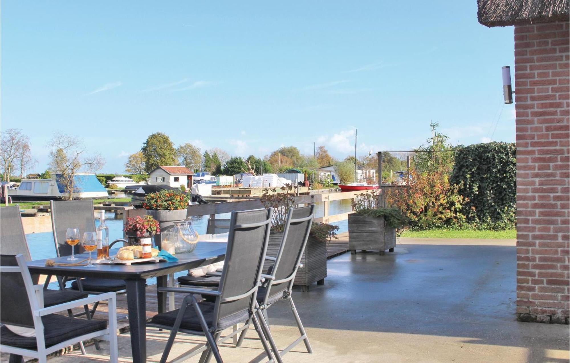 Beautiful Home In Breukelen With Wifi Экстерьер фото
